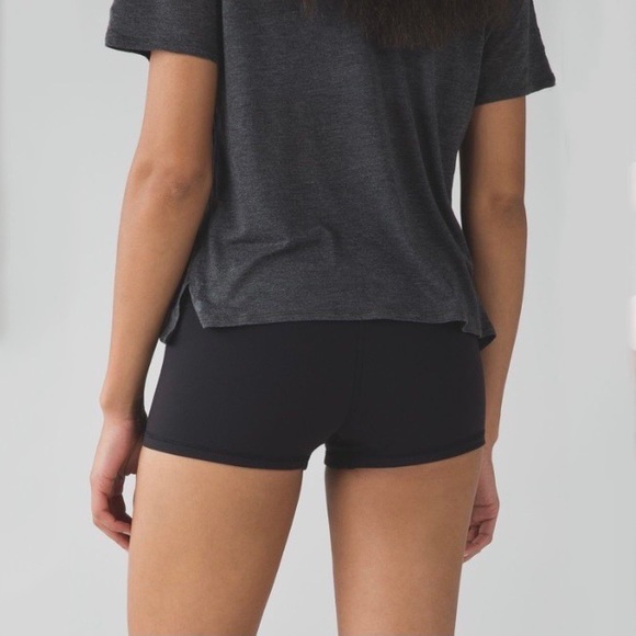 Lululemon boogie short black size 4 - Picture 2 of 7